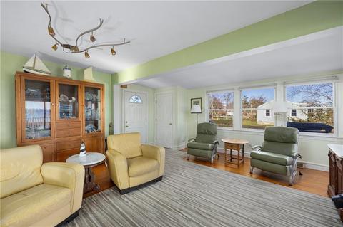 8 Longmeadow Ave, Warwick, RI 02889 photo 9