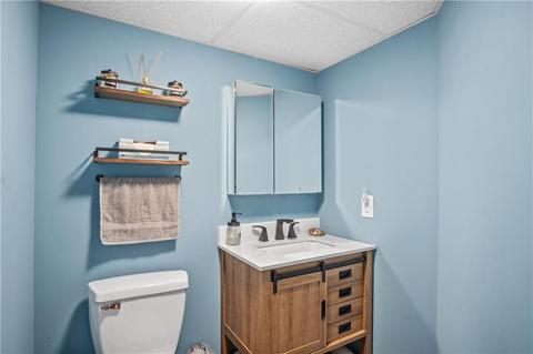 80 Walker Rd, Warwick, RI 02889 photo 21