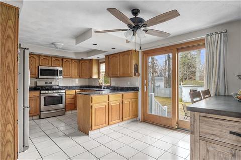 80 Walker Rd, Warwick, RI 02889 photo 4