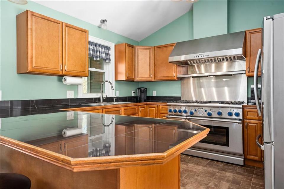  173 S Woody Hill Rd, Westerly, RI 02891 photo 6
