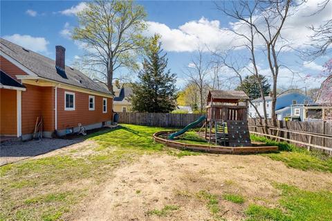 17 Locust Ter, Warren, RI 02885 photo 4