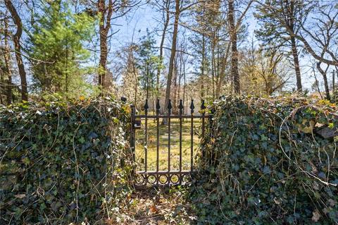 2 Briarcliff Ave, Warwick, RI 02889 photo 28