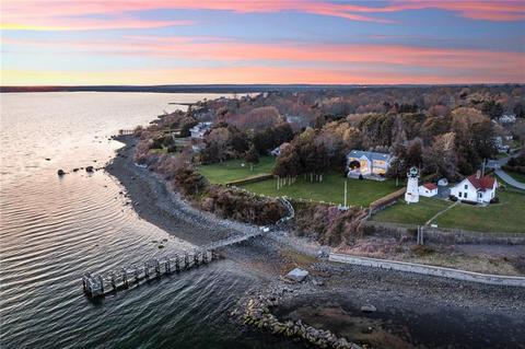 2 Briarcliff Ave, Warwick, RI 02889 photo 1