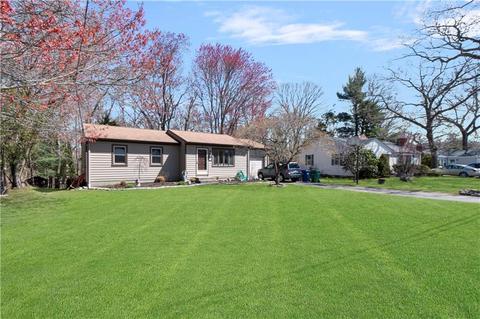 30 Frontier Rd, Warwick, RI 02889 photo 4