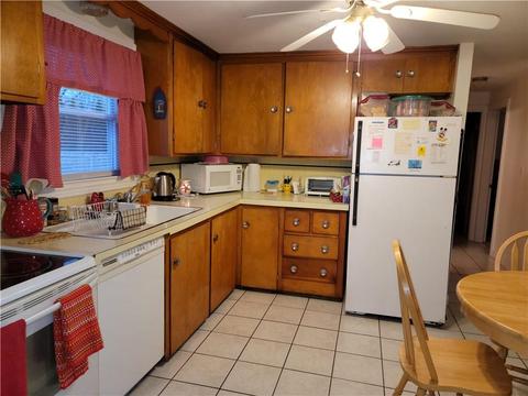 35 Glenbrook Ave, Warwick, RI 02889 photo 4
