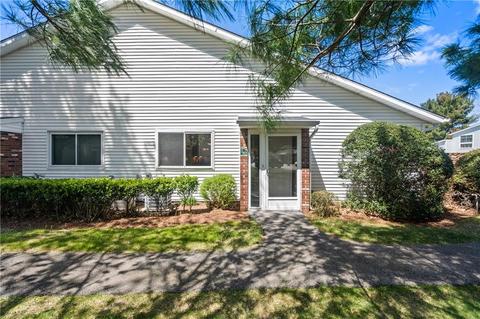 782 Williamsburg Cir, Warwick, RI 02886 photo 1