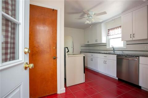 41 Everett St, Middletown, RI 02842 photo 11