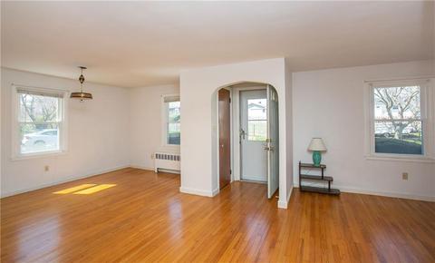 41 Everett St, Middletown, RI 02842 photo 7