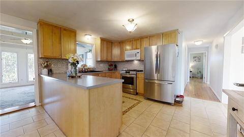 38 Edmond Dr, Warwick, RI 02886 photo 10