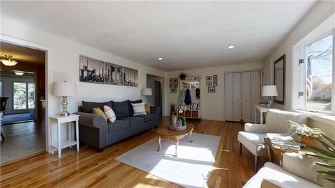 38 Edmond Dr, Warwick, RI 02886 photo 4