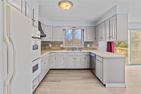 970 Cedar Swamp Rd, Warwick, RI 02889 photo 10