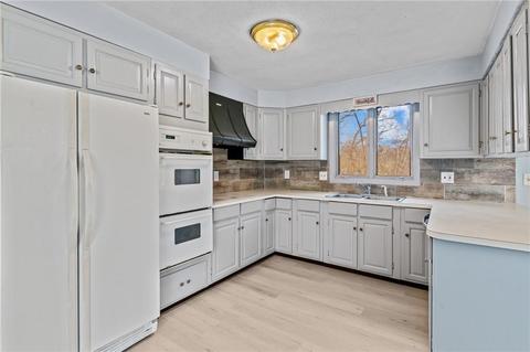 970 Cedar Swamp Rd, Warwick, RI 02889 photo 11