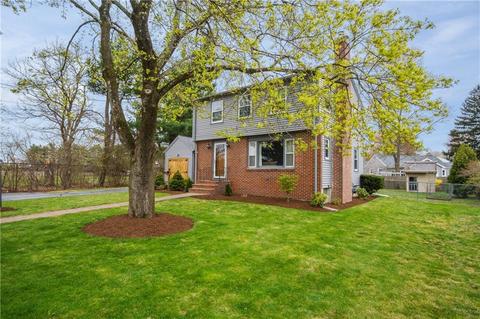 95 Dedham Rd, Warwick, RI 02888 photo 2