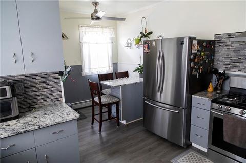 39 Warwick Rd, Pawtucket, RI 02861 photo 5