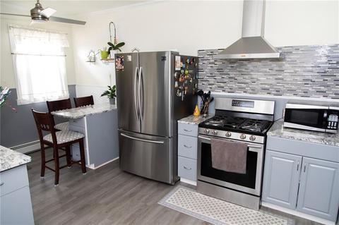 39 Warwick Rd, Pawtucket, RI 02861 photo 4