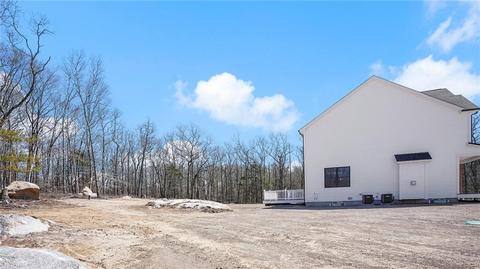 3 Cricket Cir, Westerly, RI 02891 photo 8