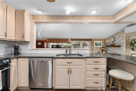474 Atlantic Ave, Warwick, RI 02888 photo 5