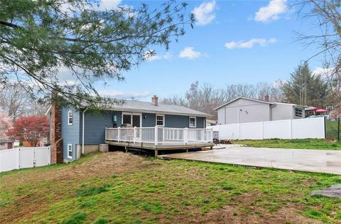 135 Bluestone Dr, Woonsocket, RI 02895 photo 8