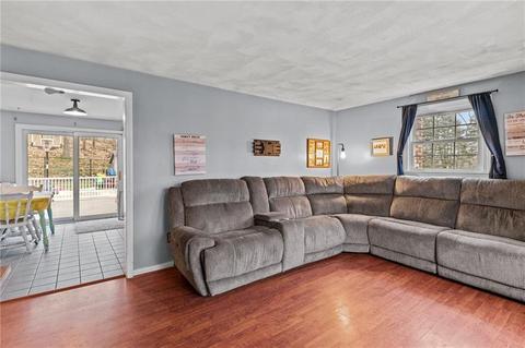 135 Bluestone Dr, Woonsocket, RI 02895 photo 15
