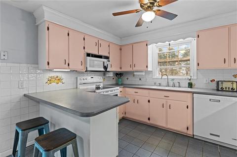 135 Bluestone Dr, Woonsocket, RI 02895 photo 21