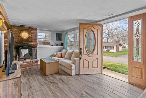 135 Bluestone Dr, Woonsocket, RI 02895 photo 9