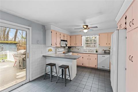135 Bluestone Dr, Woonsocket, RI 02895 photo 16