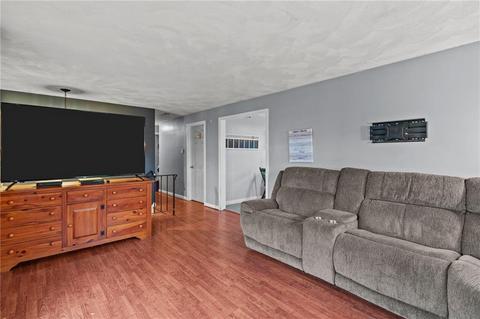 135 Bluestone Dr, Woonsocket, RI 02895 photo 14
