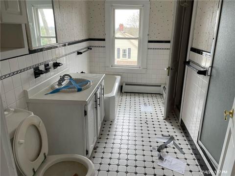 530 Summer St, Woonsocket, RI 02895 photo 9