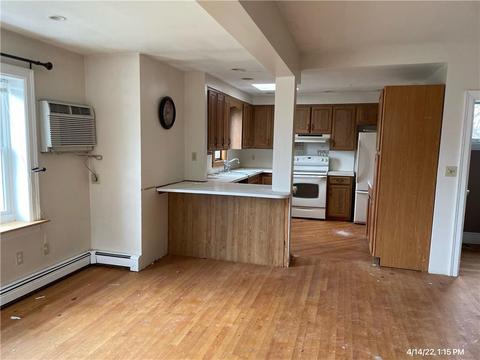 530 Summer St, Woonsocket, RI 02895 photo 4
