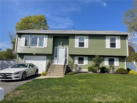 179 Wellspring Dr, Warwick, RI 02886 photo 1