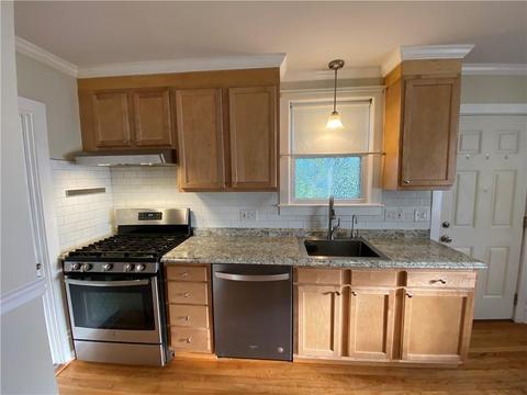 810 Manville Rd, Woonsocket, RI 02895 photo 2