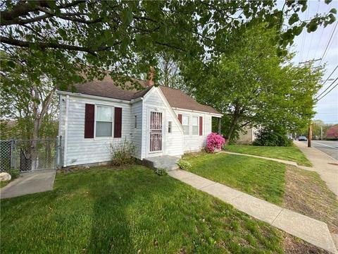 810 Manville Rd, Woonsocket, RI 02895 photo 1