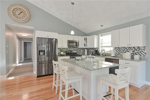 249 Cottage St, Woonsocket, RI 02895 photo 7