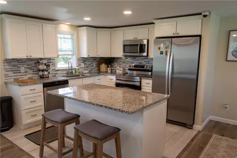 6 Chatworth Ave, Warwick, RI 02886 photo 16
