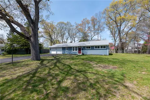 6 Chatworth Ave, Warwick, RI 02886 photo 4