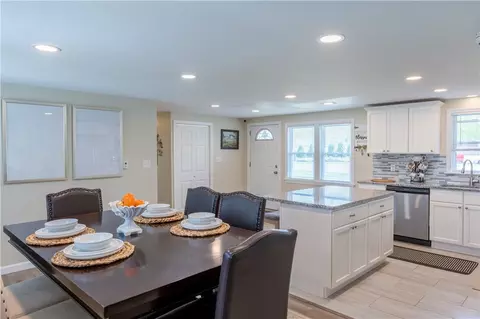 6 Chatworth Ave, Warwick, RI 02886 photo 11