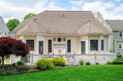 97 Gaskill St, Woonsocket, RI 02895 photo 2