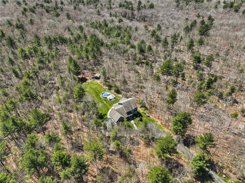 77 Kings Xing, Exeter, RI 02822 photo 3