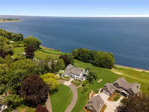 152 Beacon Ave, Warwick, RI 02889 photo 2