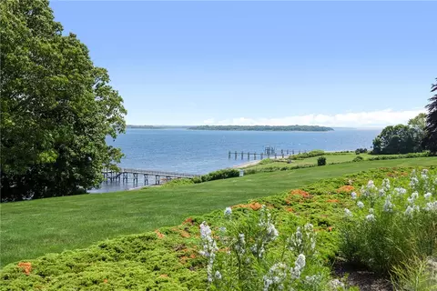 152 Beacon Ave, Warwick, RI 02889 photo 17