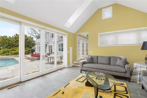 152 Beacon Ave, Warwick, RI 02889 photo 38