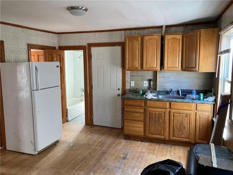 131 E School St, Woonsocket, RI 02895 photo 4