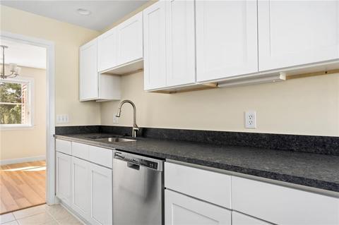 25 Captains Dr, Westerly, RI 02891 photo 11