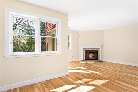 25 Captains Dr, Westerly, RI 02891 photo 5