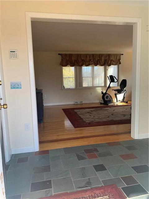 555 Algonquin Dr, Warwick, RI 02888 photo 6
