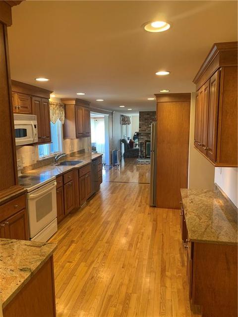 555 Algonquin Dr, Warwick, RI 02888 photo 13