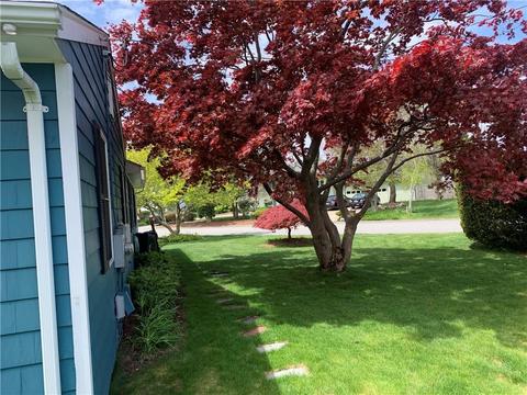 555 Algonquin Dr, Warwick, RI 02888 photo 5