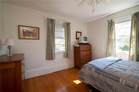 29 Stuart St, Westerly, RI 02891 photo 16