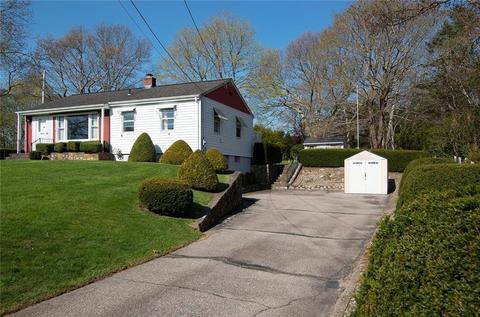 29 Stuart St, Westerly, RI 02891 photo 2