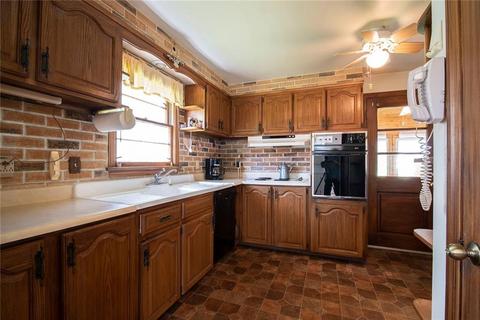 29 Stuart St, Westerly, RI 02891 photo 9